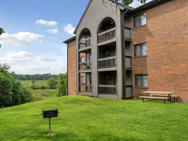 The Woodlands of Minnetonka Apartments — Photo 67