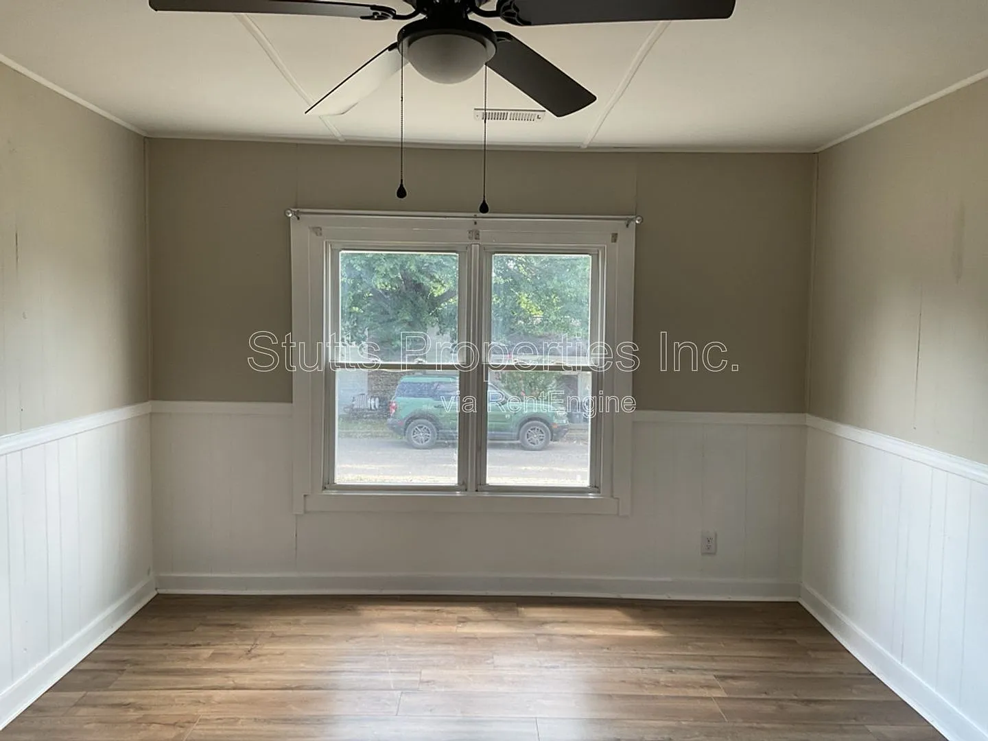 3 bed, 1.0 bath, 1327 sqft, $1,095 — Photo 4