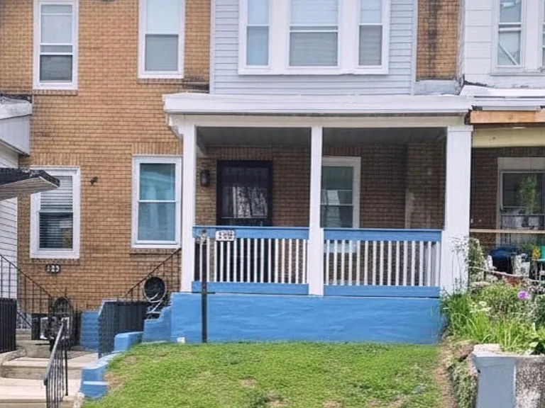 1108 E Stafford St — Photo 1
