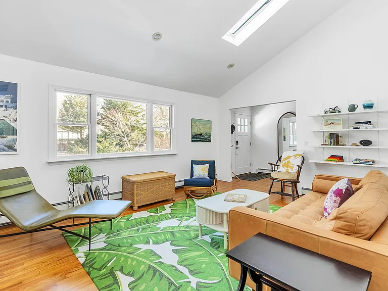 485 Pine Rd — Photo 4