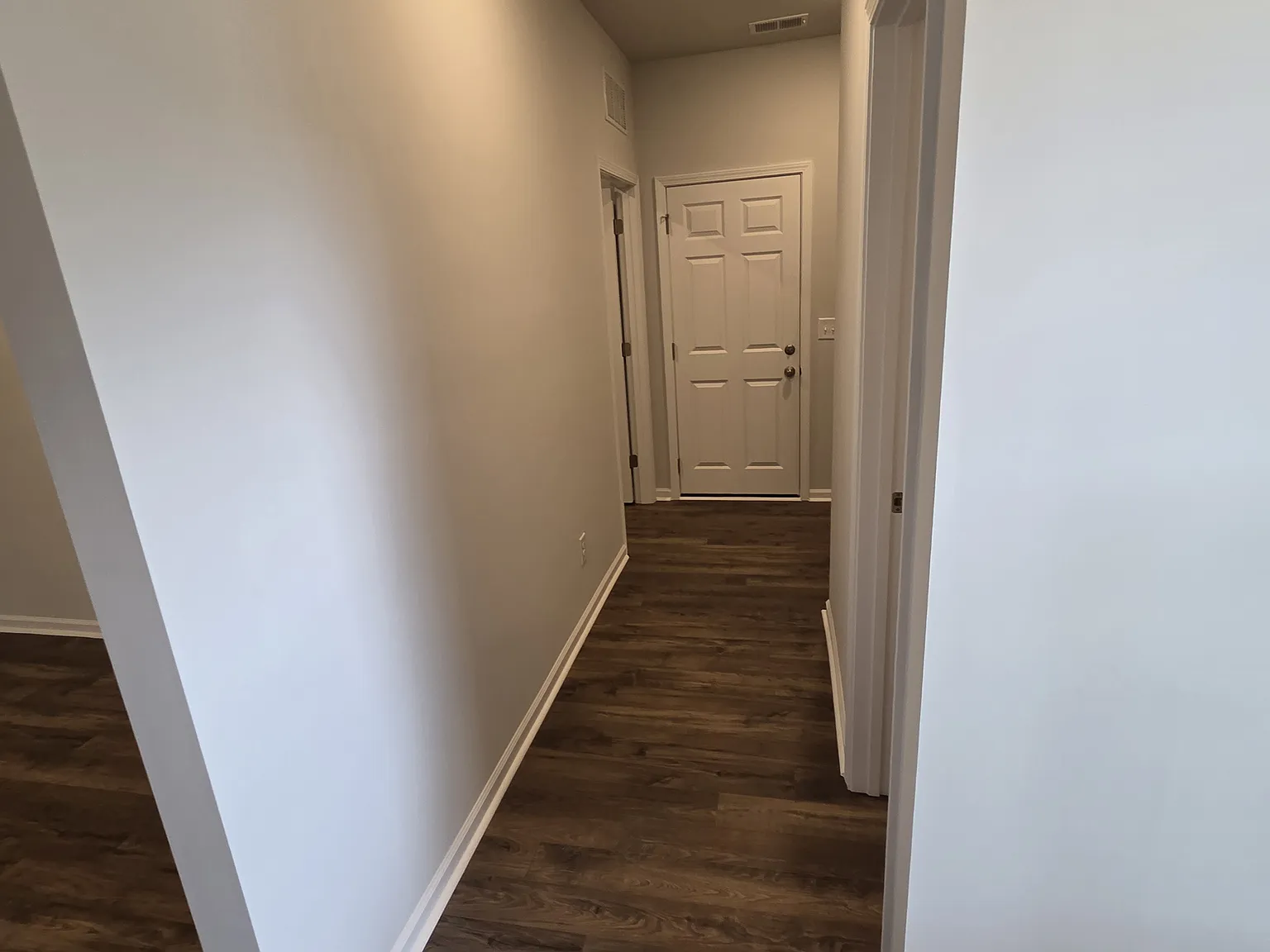 3 bed, 2032 sqft, $2,380 — Photo 2