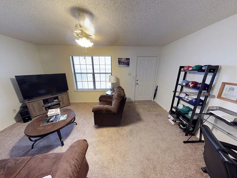 800 Eagle Dr — Photo 13