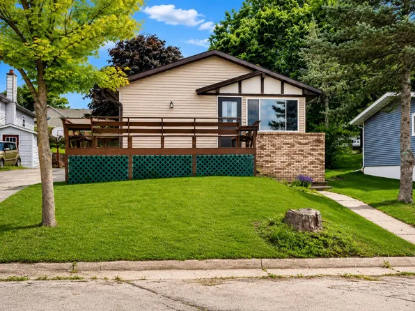 206 S Garfield St, Barneveld, WI 53507