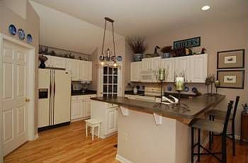 3rd image of 150 Woodlands Ct