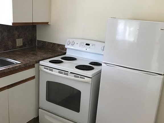 3rd image of 10908 Valley Ave E