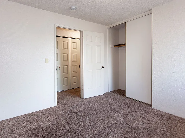 Lakeside Apartments — Photo 55