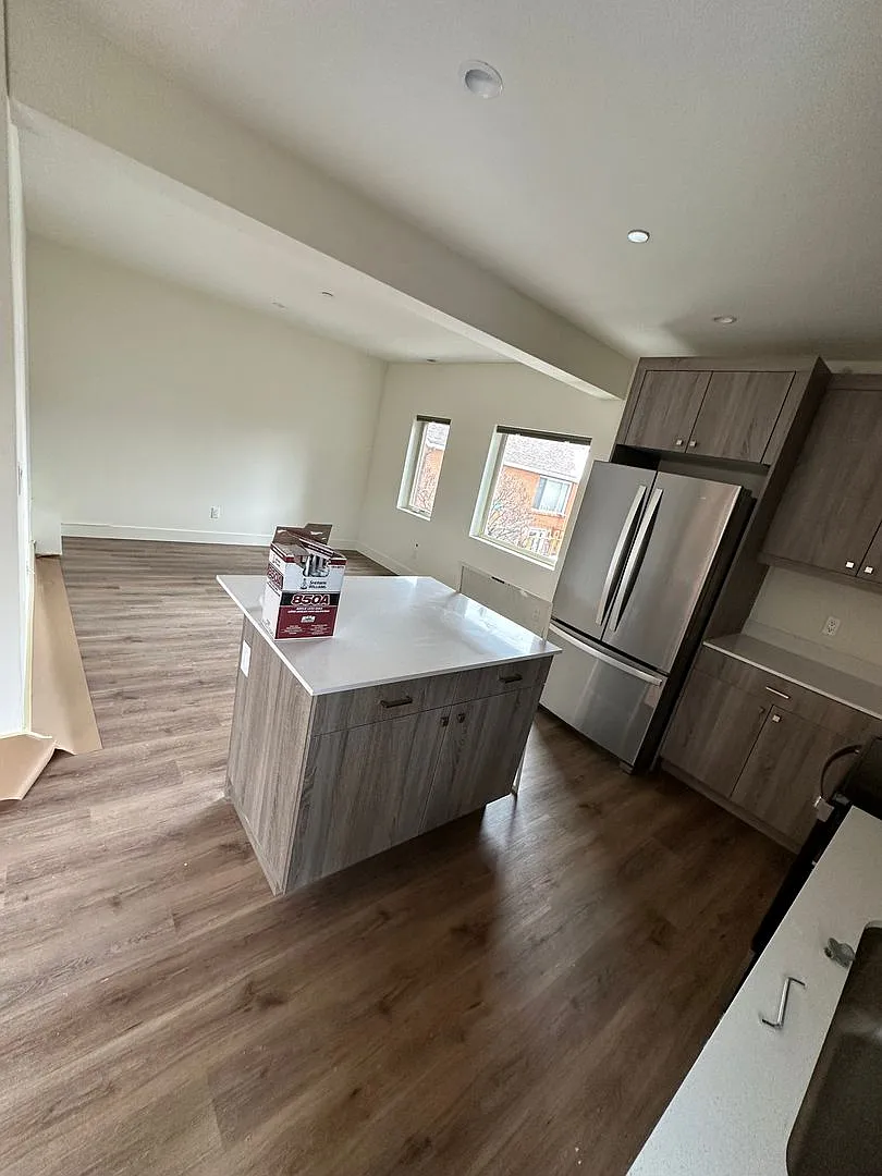 405 Laurel — Photo 3