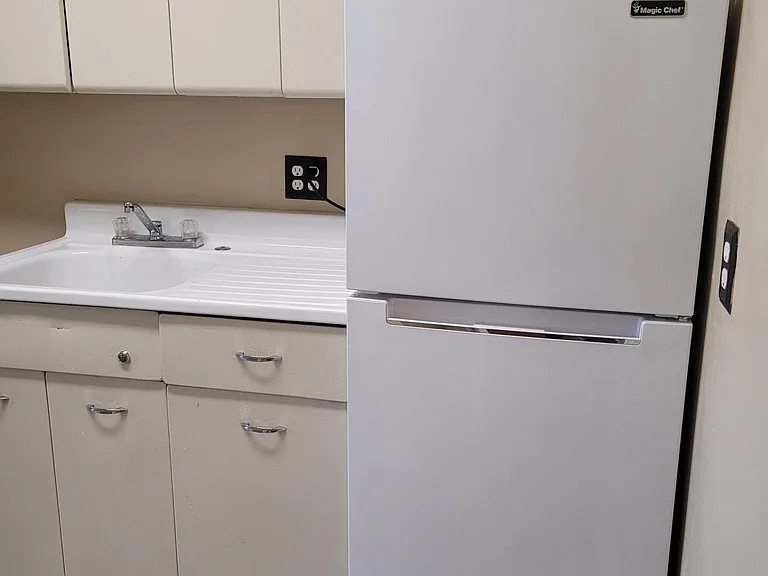 1112 Finley Ave #12B — Photo 4