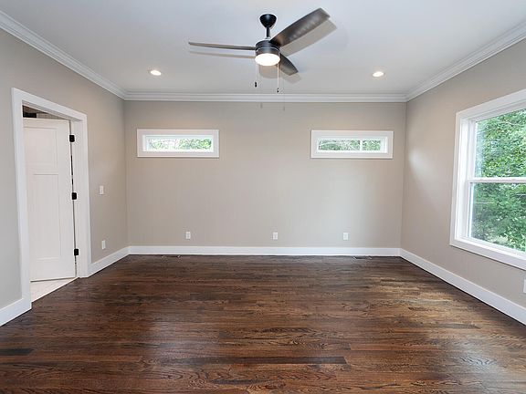 4th image of 140 Banberry Dr #16