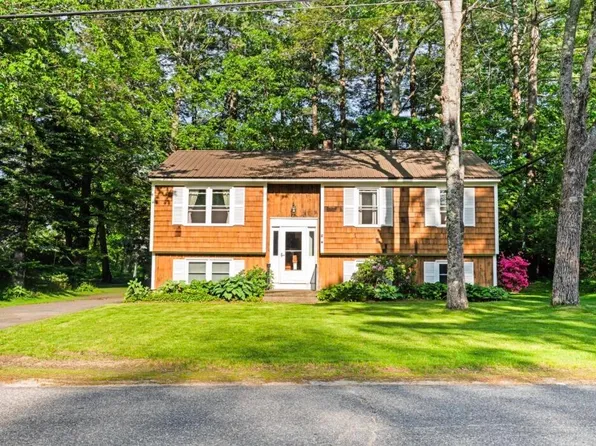 57 Barrows Drive, Topsham, ME 04086