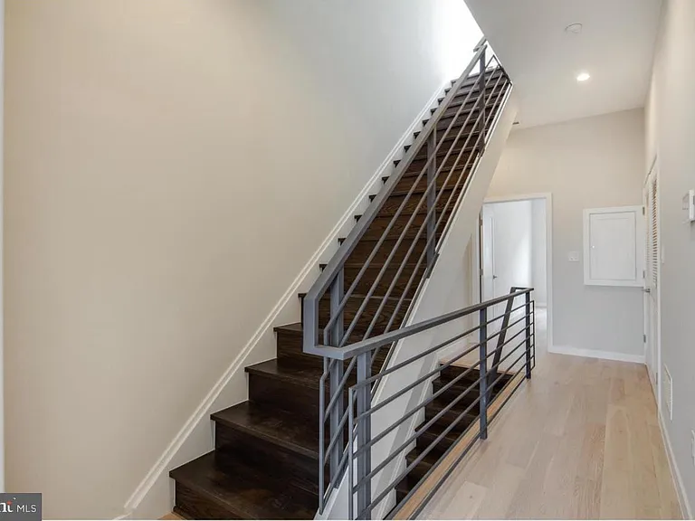 909 N 15th St #B — Photo 19