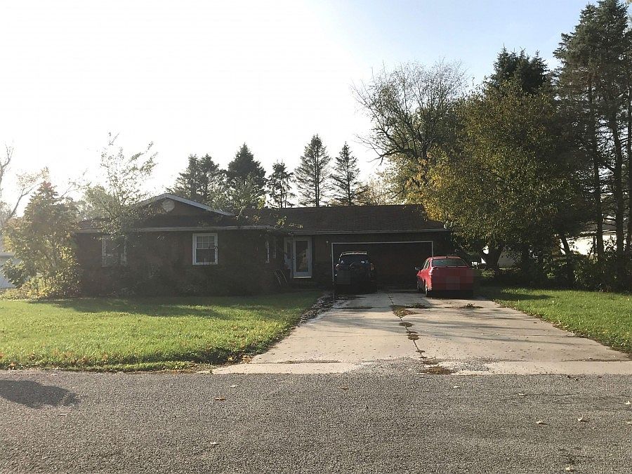 1st image of 428 W Lake Ter