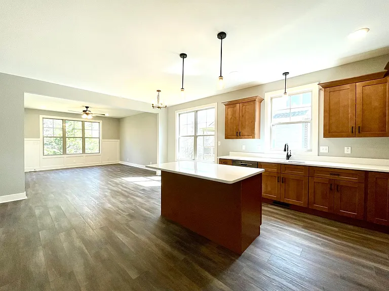 141 Cottage Ln — Photo 4