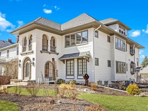 4075 North Stowell AVENUE #4077, Shorewood, WI 53211
