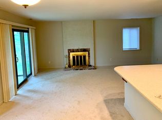 1 Pine Woods Ct, Reading, PA 19607