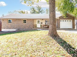1911 N Circle Dr, Jefferson City, MO 65109