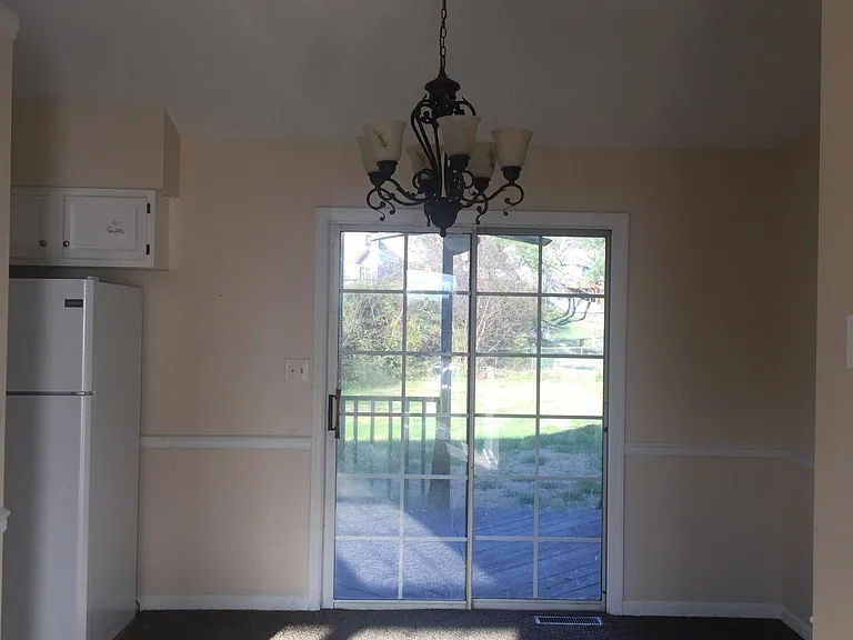 602 Blackburn Dr — Photo 4