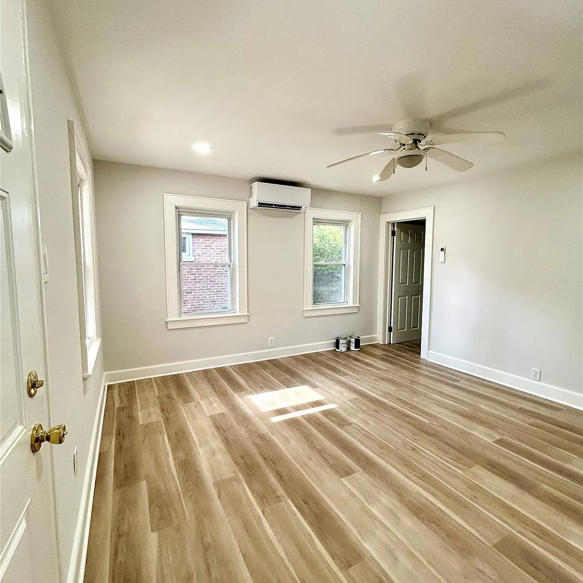 2 bed, 1.0 bath, 575 sqft, $2,400 — Photo 3