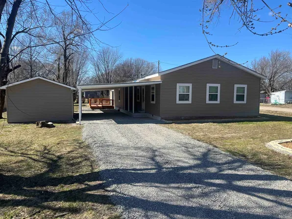 702 S Fair St, Wellington, KS 67152