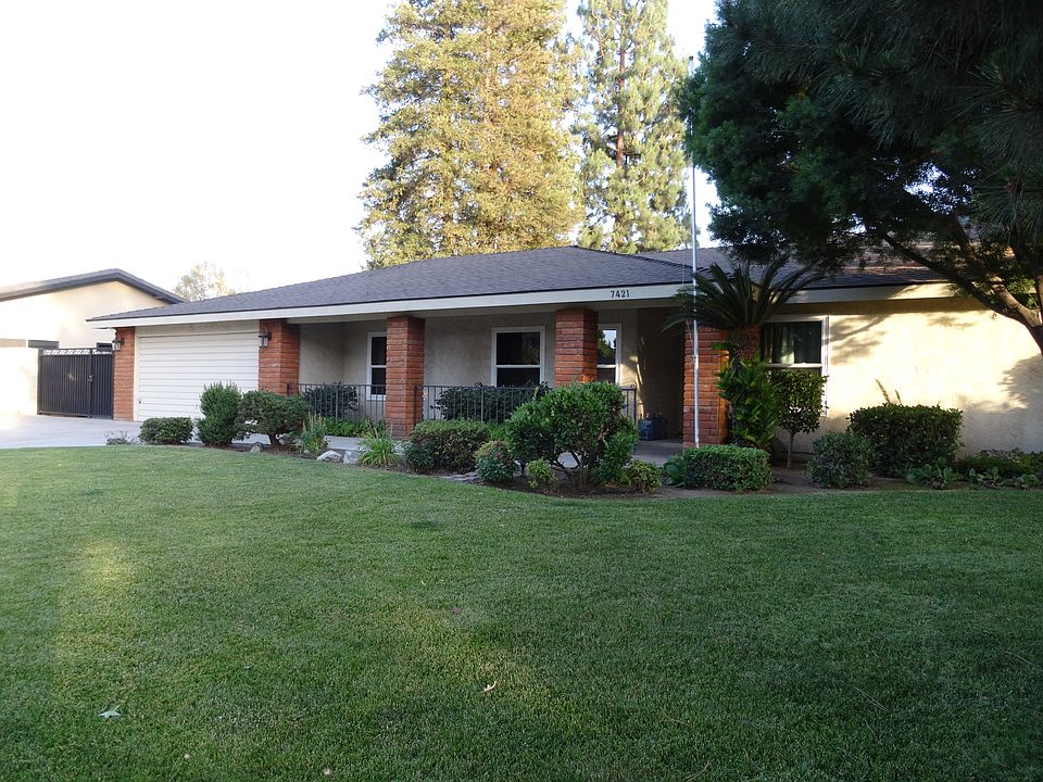 Manicured Front Yard