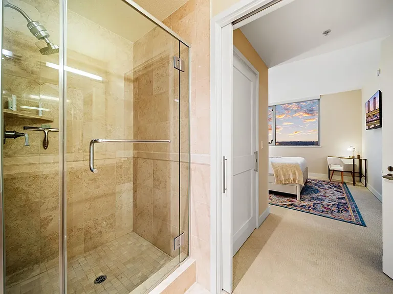 700 W East St #1502 — Photo 20