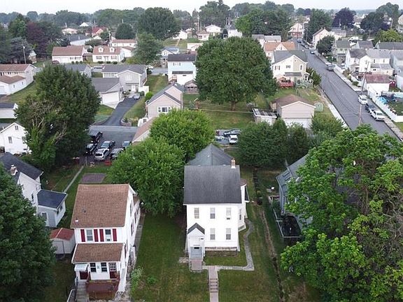 3rd image of 2104 Lincoln Ave