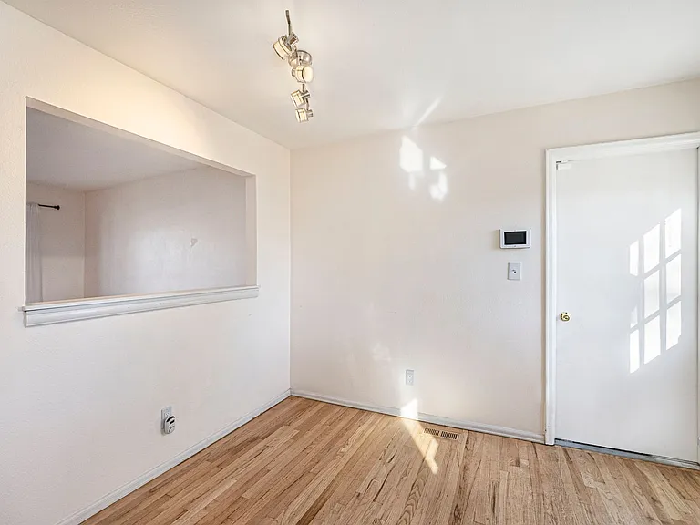 1840 Elmwood St — Photo 6