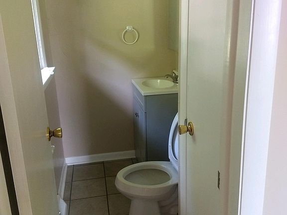 3rd image of 3831 Pine Ave