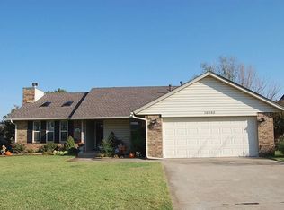 10505 Songbird Ln, Midwest City, OK 73130