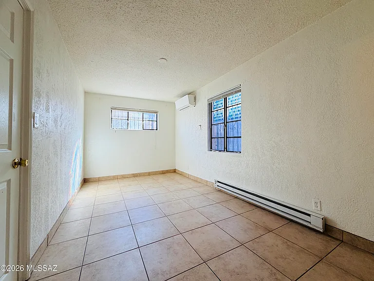 3830 E 2nd St #6 — Photo 9