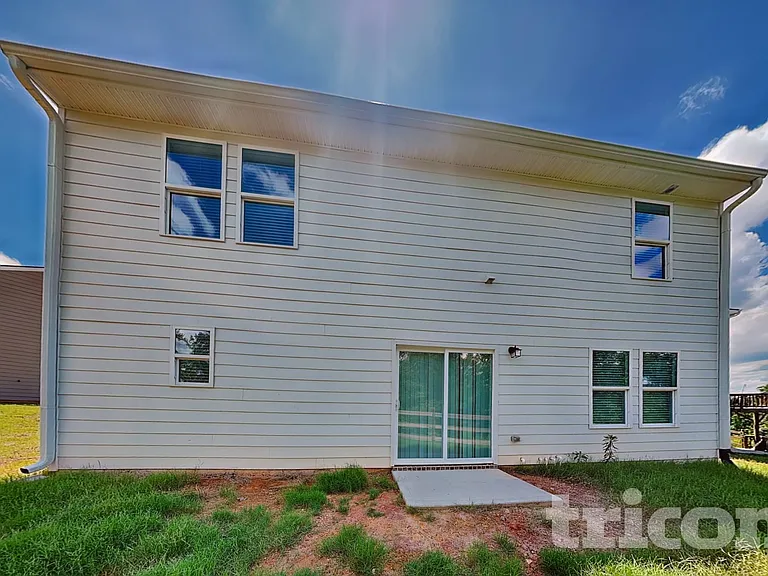 210 Coventry Ct — Photo 15