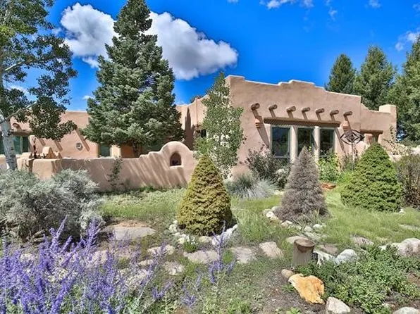 20 Mirlo, Taos, NM 87571