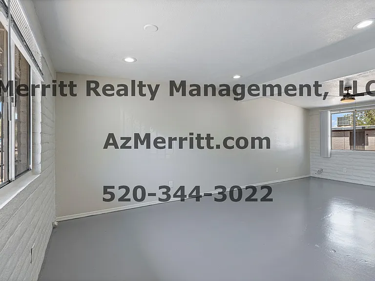 50 W King Rd #9 — Photo 4