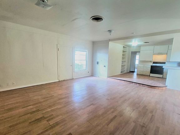 3rd image of 1725 25th St Front 1