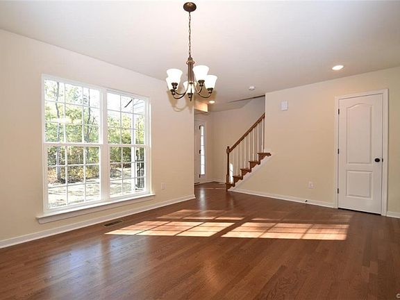 4th image of 8001 Glendale Woods Xing