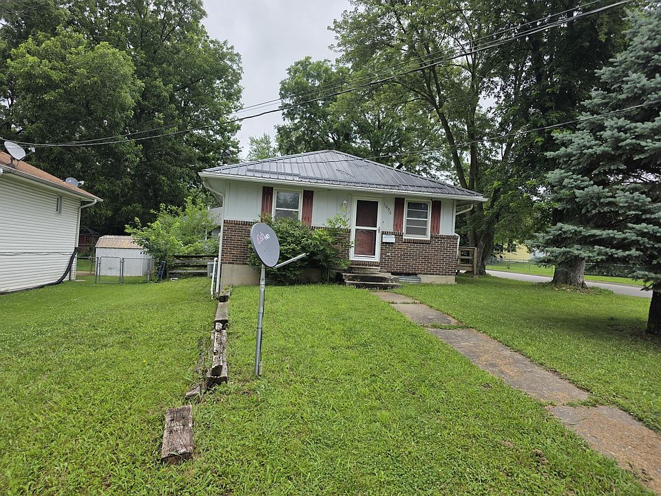 1st image of 1096 S Highland Ct