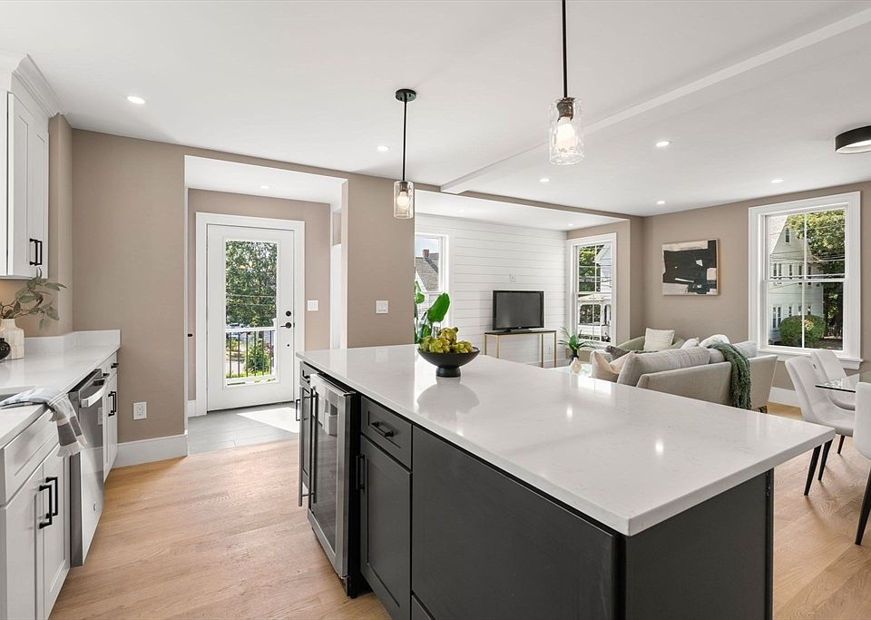 1st image of 71 Whites Ave #71