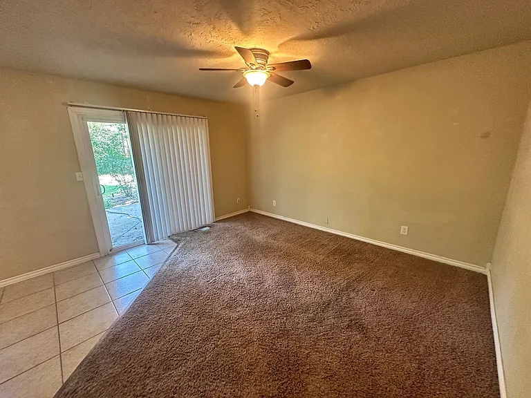 1613 Vine St — Photo 9