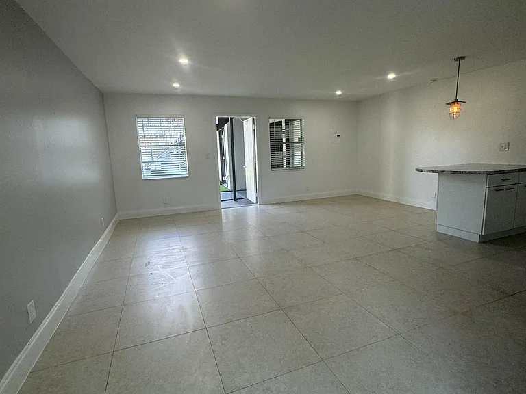 1413 N Dixie Hwy #2 — Photo 29