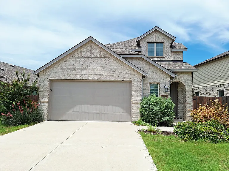 8000 Prairie Rye Dr — Photo 2