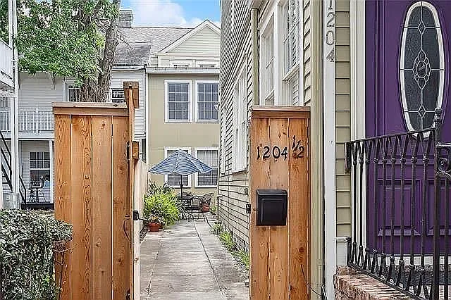 1 bed, 1.0 bath, 800 sqft, $1,695 — Photo 2