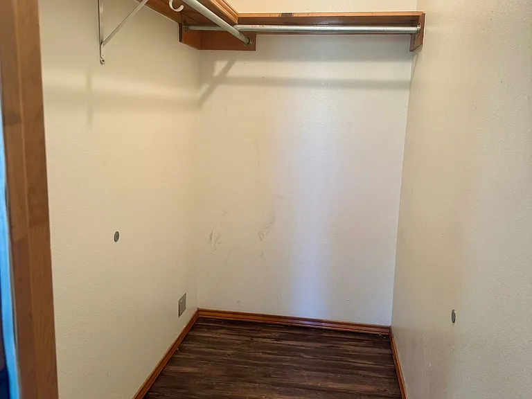 1306 E 11th St #11 — Photo 3