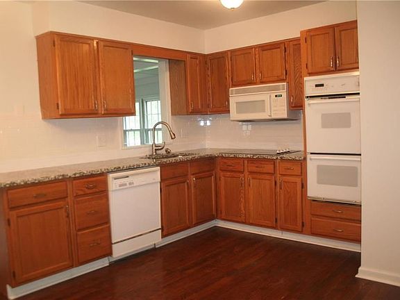 3rd image of 3904 N Union St