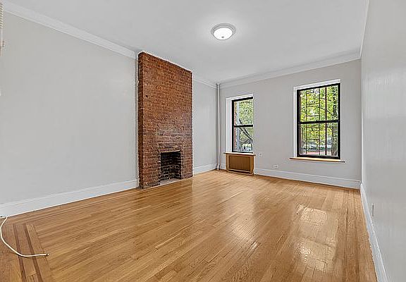 2nd image of 427 E 114th St APT 2A