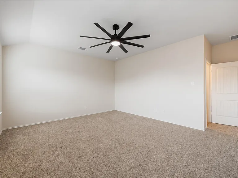 321 Sandringham Loop — Photo 18