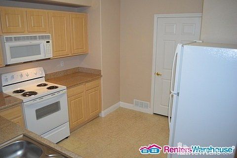 4th image of 8000 W Badura Ave #1068