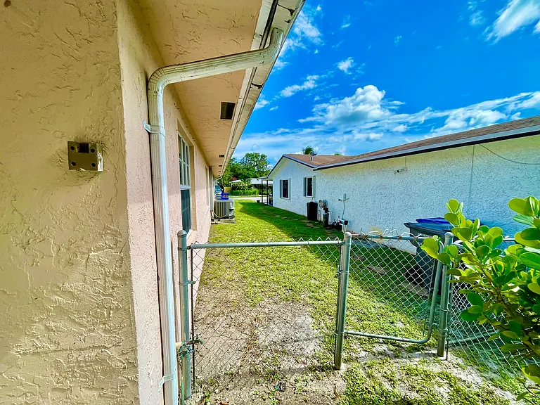 2643 Fillmore St — Photo 19