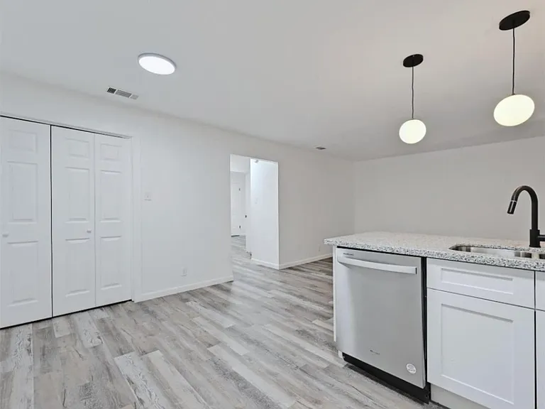 2303 Cedrick Cv #B — Photo 20