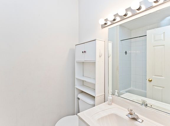 5th image of 1434 W Cortez St #G
