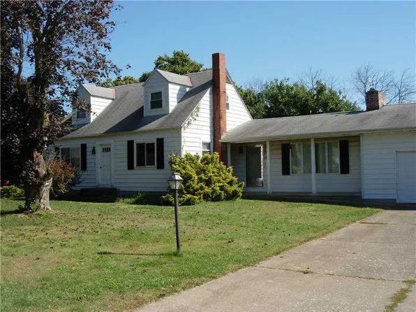 402 Mahony Ave, Ellwood City, PA 16117